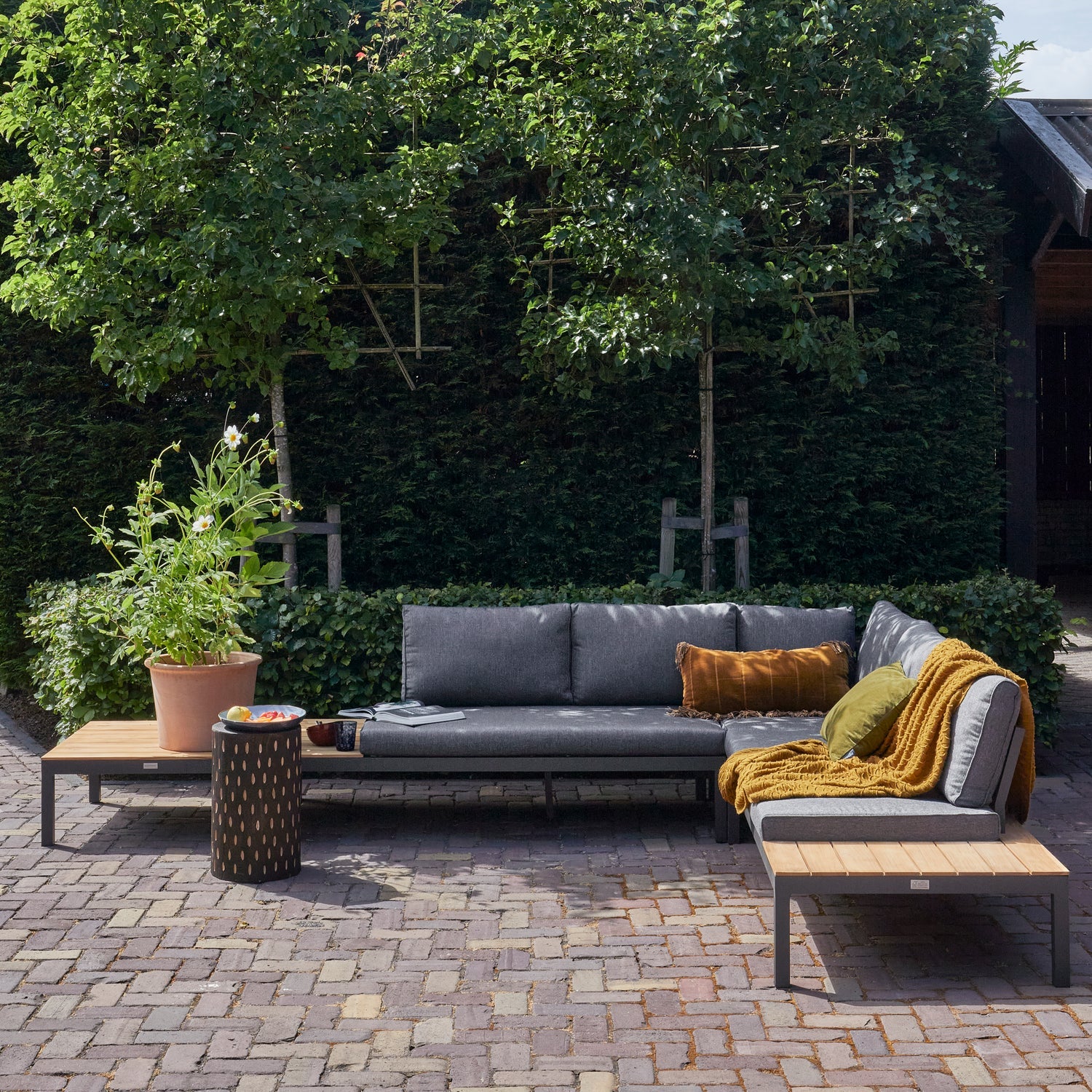 Perry Kruk Hout Donkerbruin van WOOOD – Luxe comfort op maat van PureWonen. Vraag naar de beste prijs.