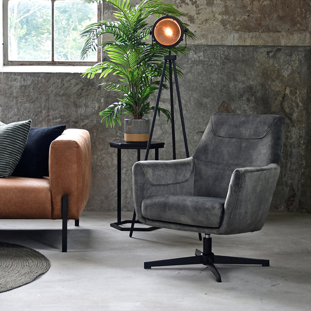 LABEL51 Fauteuil Toby - Antraciet - Velours van LABEL51 – Luxe comfort op maat van PureWonen. Vraag naar de beste prijs.