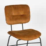 LABEL51 Eetkamerstoel Dez - Oker - Velours van LABEL51 – Luxe comfort op maat van PureWonen. Vraag naar de beste prijs.