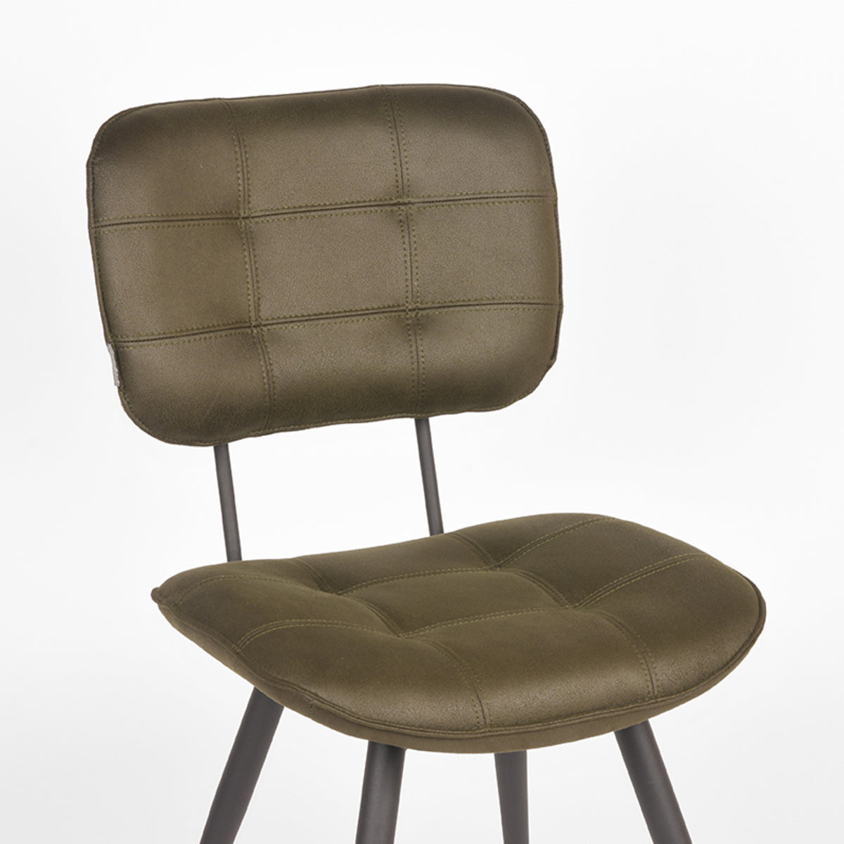 LABEL51 Eetkamerstoel Gus - Army green - Microfiber van LABEL51 – Luxe comfort op maat van PureWonen. Vraag naar de beste prijs.