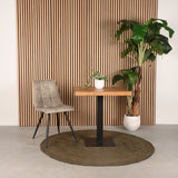 LABEL51 Eetkamerstoel Jelt - Zand - Velours van LABEL51 – Luxe comfort op maat van PureWonen. Vraag naar de beste prijs.