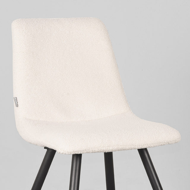 LABEL51 Eetkamerstoel Jep - Ivory - Teddy van LABEL51 – Luxe comfort op maat van PureWonen. Vraag naar de beste prijs.