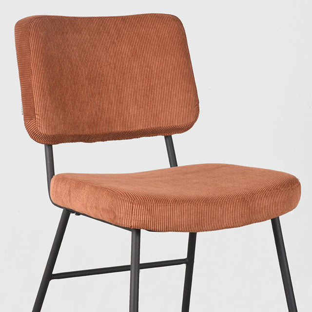 LABEL51 Eetkamerstoel Noah - Rust - Ribcord van LABEL51 – Luxe comfort op maat van PureWonen. Vraag naar de beste prijs.