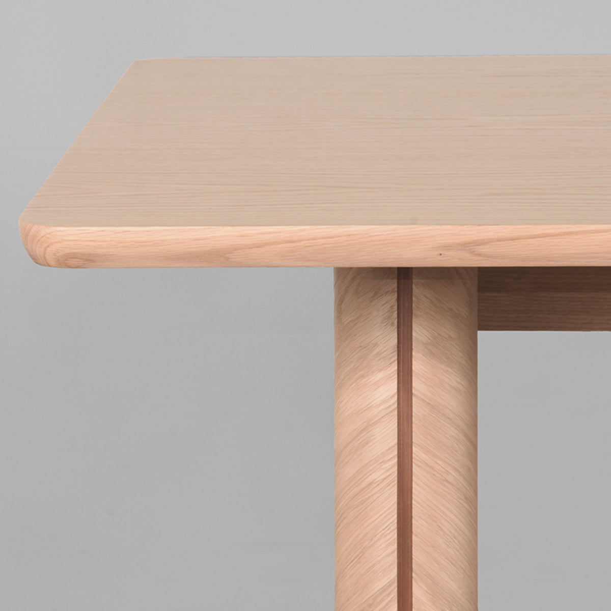 LABEL51 Eetkamertafel Jule - Naturel - Eiken - 210x100 cm van LABEL51 – Luxe comfort op maat van PureWonen. Vraag naar de beste prijs.