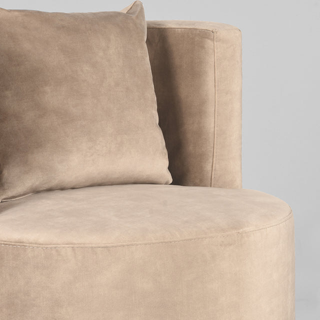 LABEL51 Fauteuil Evy - Zand - Velours - 65 cm van LABEL51 – Luxe comfort op maat van PureWonen. Vraag naar de beste prijs.