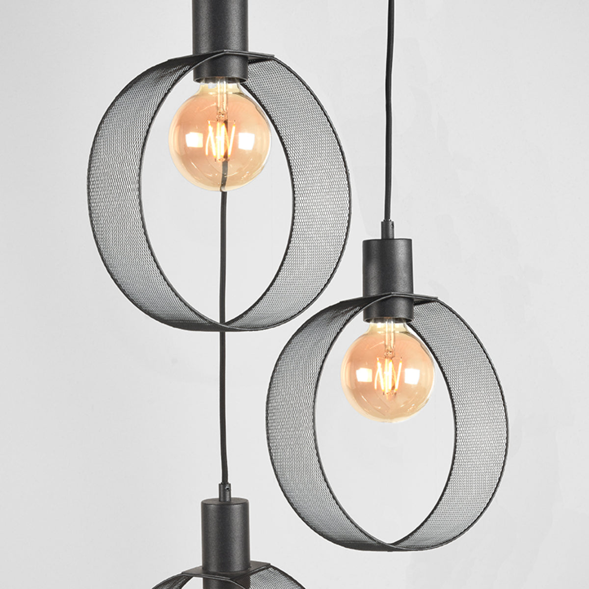LABEL51 Hanglamp Ronda - Zwart - Metaal - 3-Lichts van LABEL51 – Luxe comfort op maat van PureWonen. Vraag naar de beste prijs.