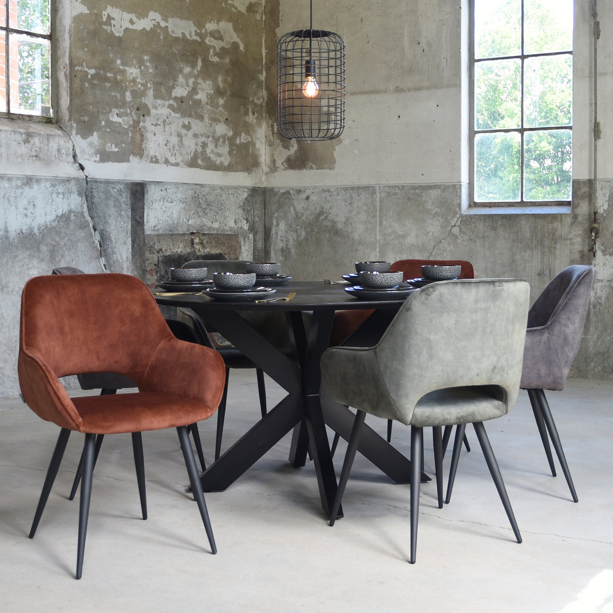 LABEL51 Eetkamerstoel Fer - Hunter - Velours van LABEL51 – Luxe comfort op maat van PureWonen. Vraag naar de beste prijs.