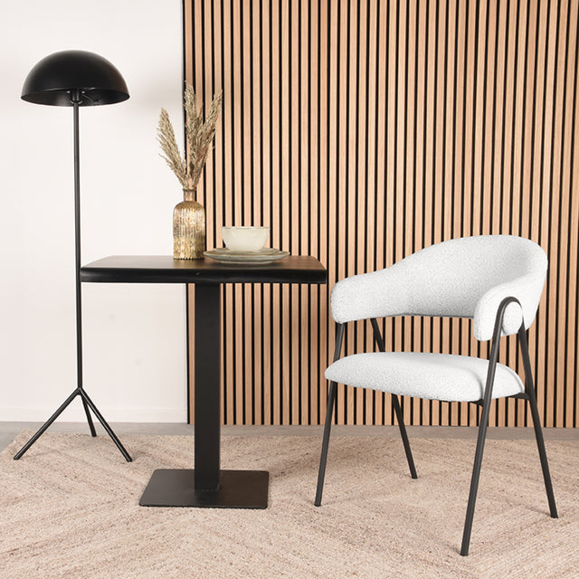 LABEL51 Eetkamerstoel Lowen - Wit - Boucle van LABEL51 – Luxe comfort op maat van PureWonen. Vraag naar de beste prijs.