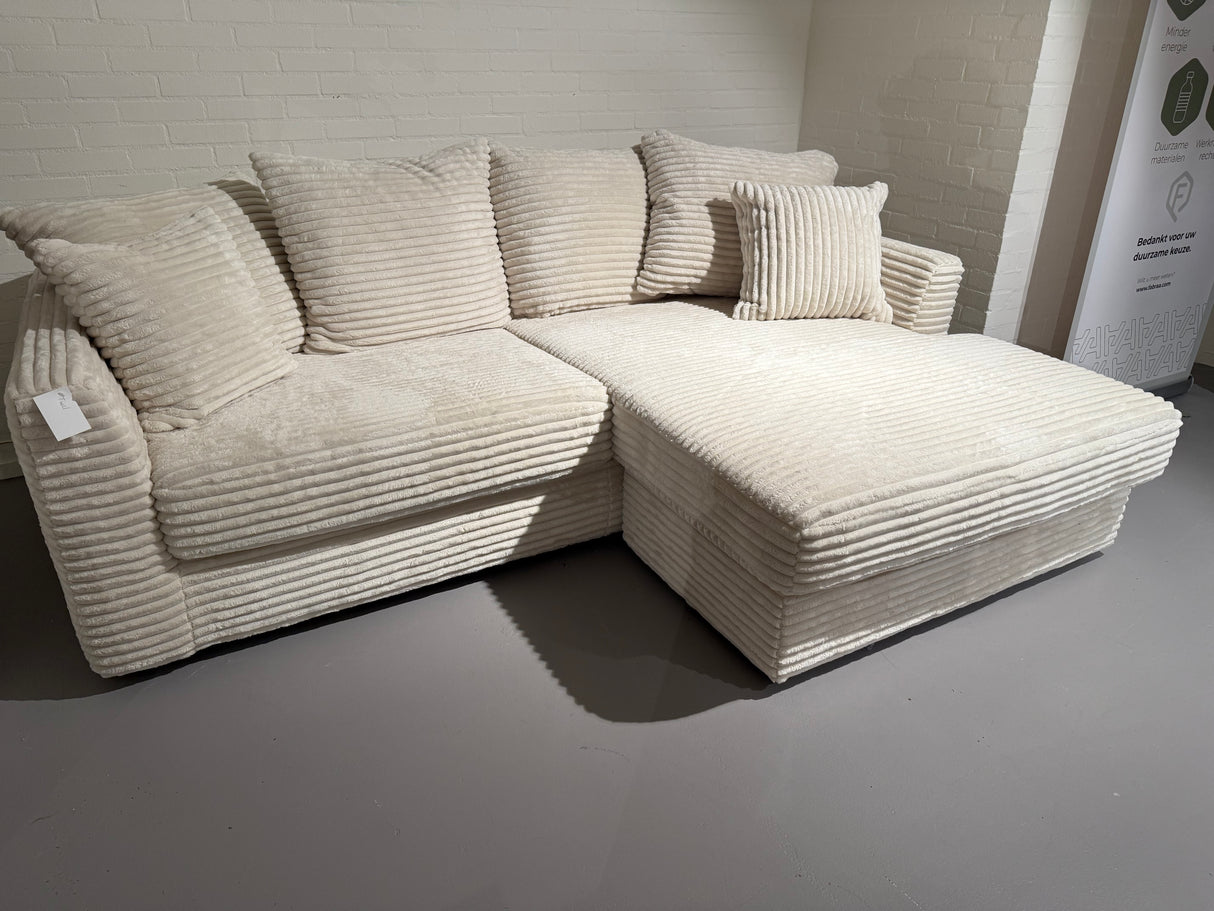 Brutus lounge bank van PureWonen – Luxe comfort op maat van PureWonen. Vraag naar de beste prijs.