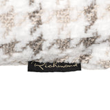 Kussen Juno natural 50x50 (Peacock 01 nature) van Richmond Interiors – Luxe comfort op maat van PureWonen. Vraag naar de beste prijs.