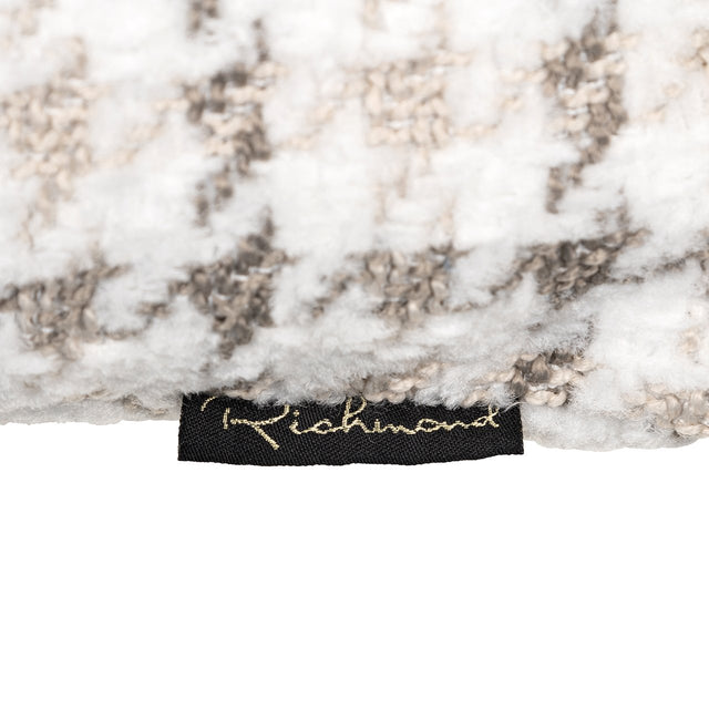 Kussen Juno natural 50x50 (Peacock 01 nature) van Richmond Interiors – Luxe comfort op maat van PureWonen. Vraag naar de beste prijs.