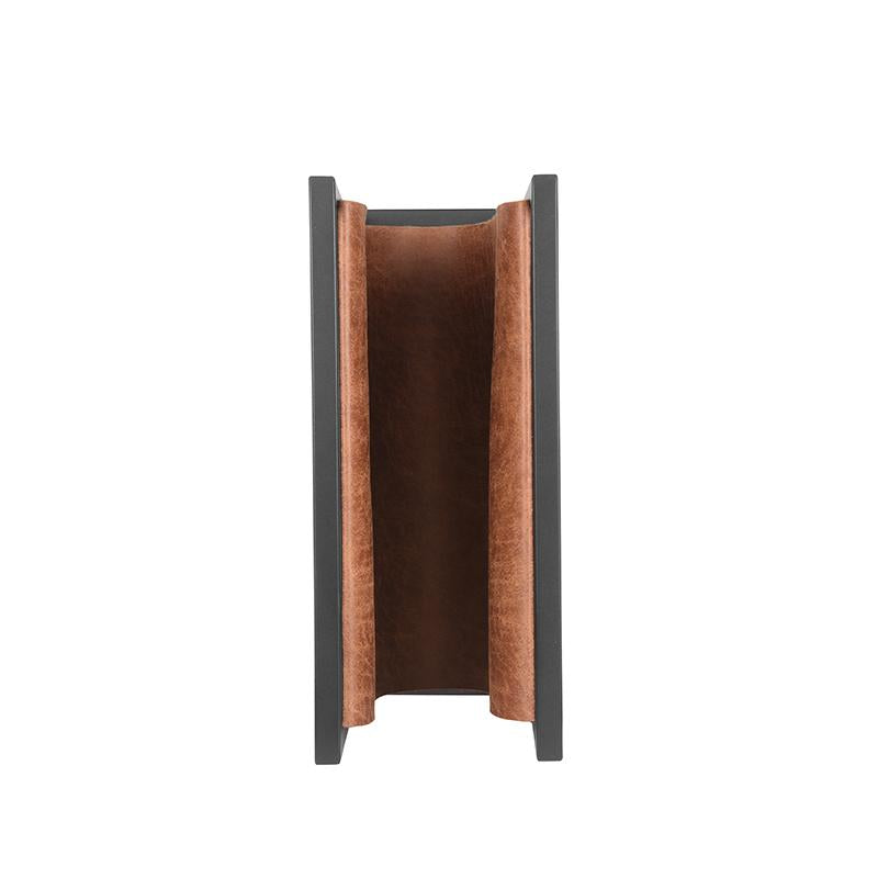LABEL51 Magazinehouder - Cognac - Leder van LABEL51 – Luxe comfort op maat van PureWonen. Vraag naar de beste prijs.