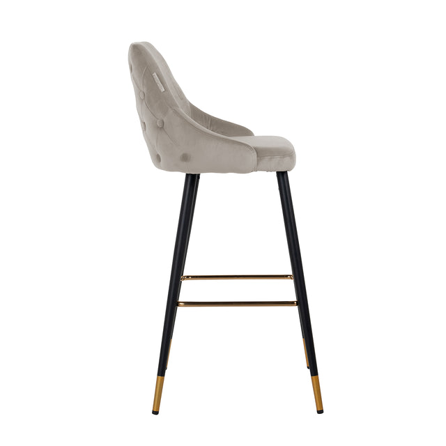 Barstoel Imani khaki velvet (Quartz Khaki 903) van Richmond Interiors – Luxe comfort op maat van PureWonen. Vraag naar de beste prijs.