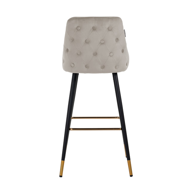 Barstoel Imani khaki velvet (Quartz Khaki 903) van Richmond Interiors – Luxe comfort op maat van PureWonen. Vraag naar de beste prijs.