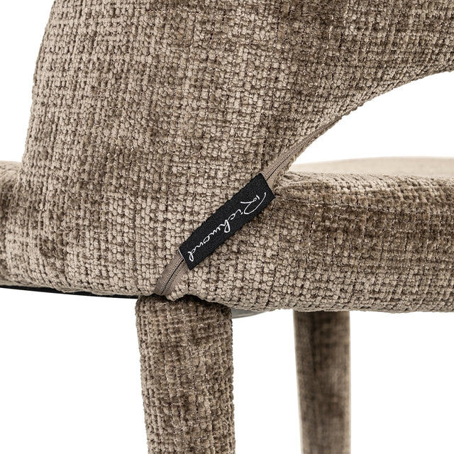 Eetkamerstoel Cecilia stone chenille fire retardant (Niagara 104 Stone Chenille) van Richmond Interiors – Luxe comfort op maat van PureWonen. Vraag naar de beste prijs.