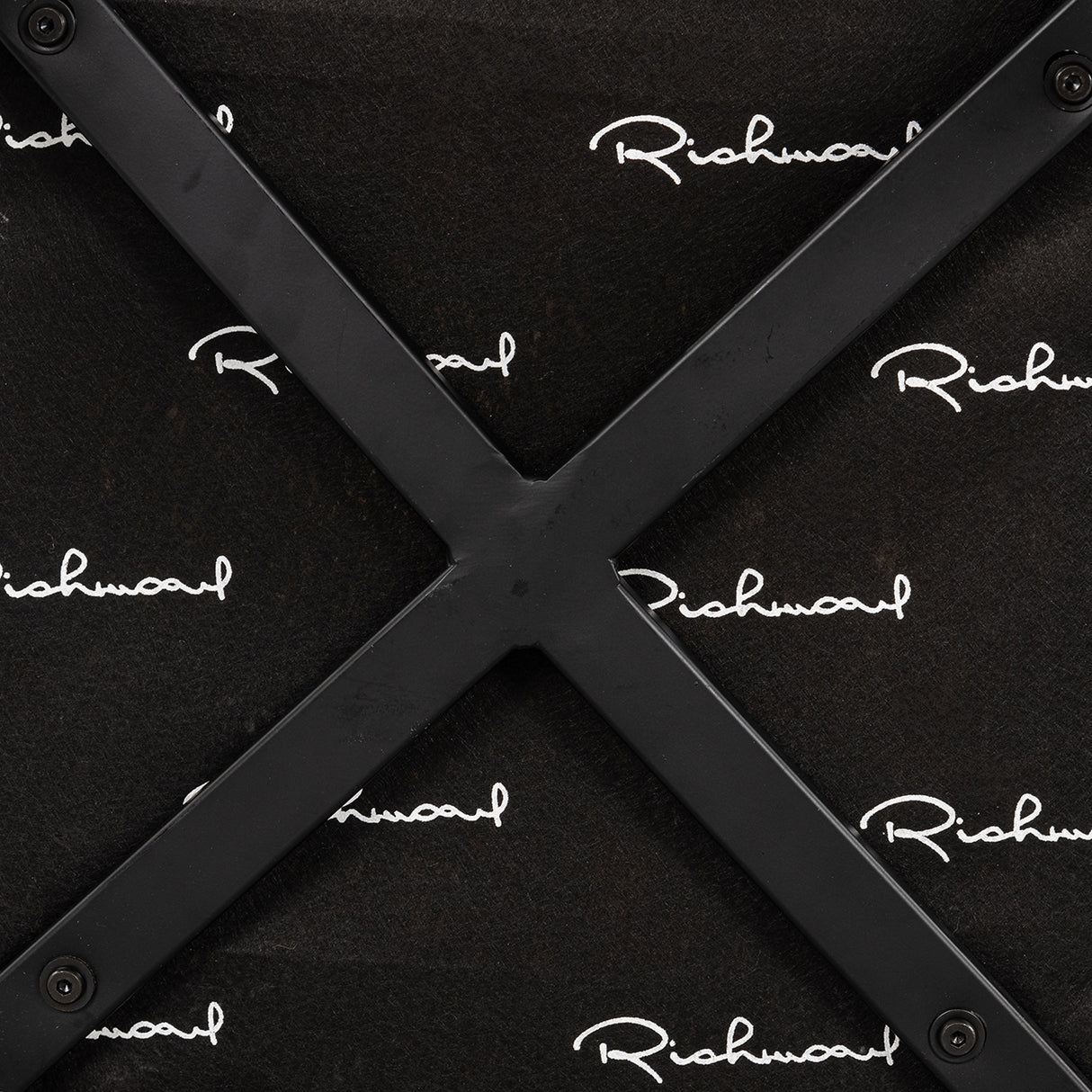 Eetkamerstoel Cecilia trendy nature (Be Trendy 01 Nature) van Richmond Interiors – Luxe comfort op maat van PureWonen. Vraag naar de beste prijs.