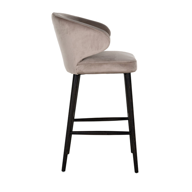 Barstoel Indigo khaki velvet (Quartz Khaki 903) van Richmond Interiors – Luxe comfort op maat van PureWonen. Vraag naar de beste prijs.