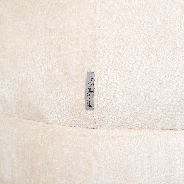 Fauteuil Venus white chenille (Bergen 900 white chenille) van Richmond Interiors – Luxe comfort op maat van PureWonen. Vraag naar de beste prijs.