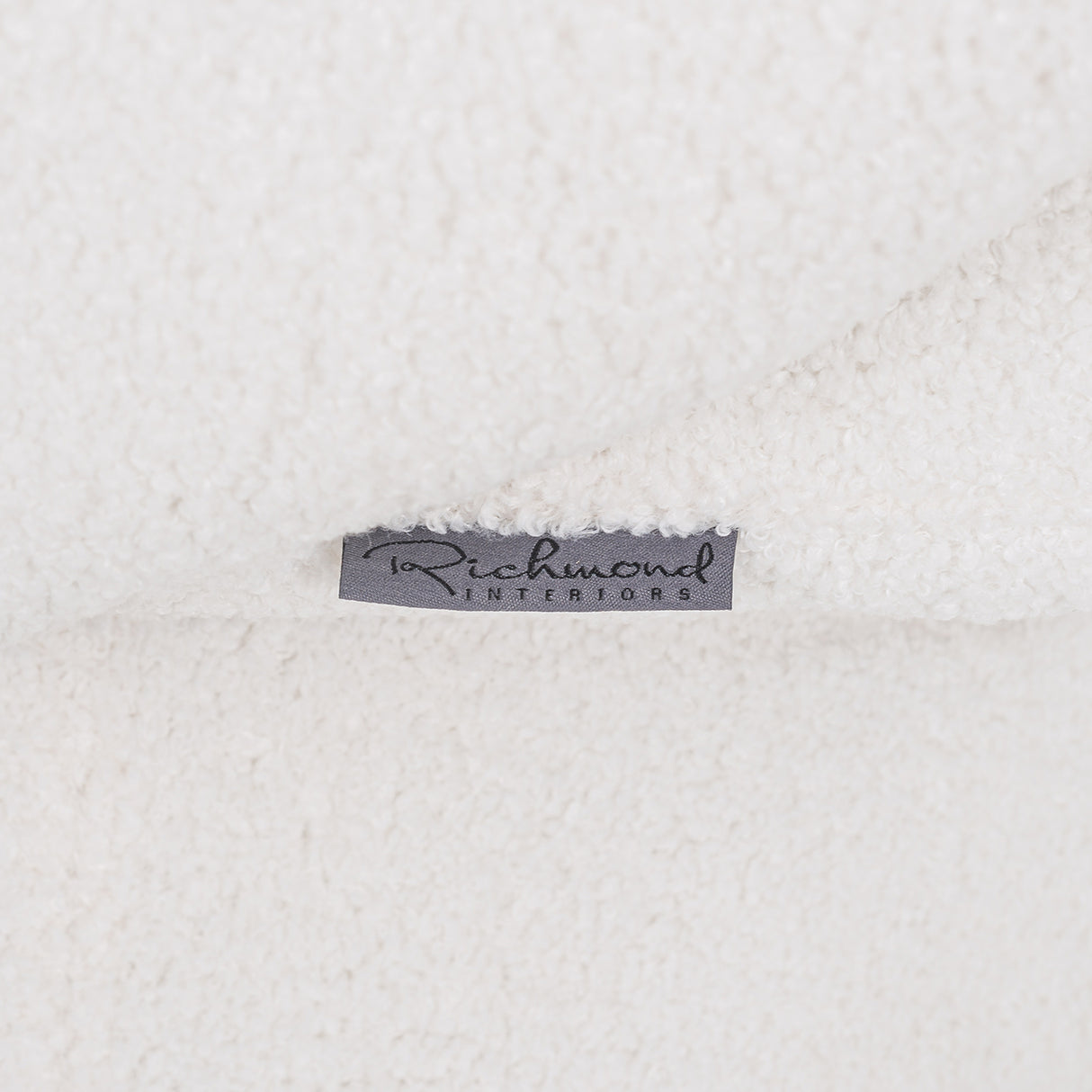 Draaifauteuil Senna white furry (Himalaya 900 white furry) van Richmond Interiors – Luxe comfort op maat van PureWonen. Vraag naar de beste prijs.