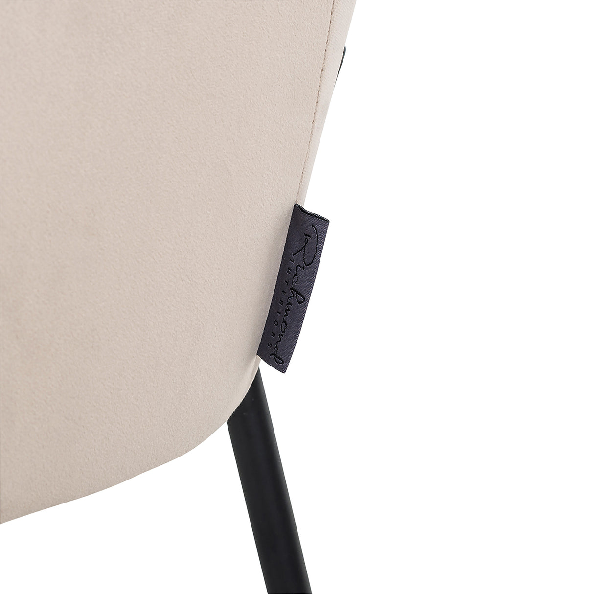 Stoel Fay khaki velvet fire retardant (FR-Quartz 903 Khaki) van Richmond Interiors – Luxe comfort op maat van PureWonen. Vraag naar de beste prijs.