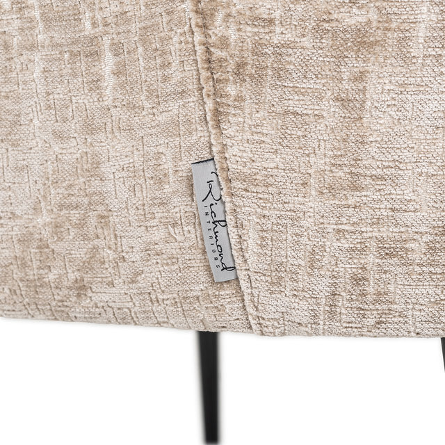 Stoel Harley shitake island (Shitake Island 124) van Richmond Interiors – Luxe comfort op maat van PureWonen. Vraag naar de beste prijs.