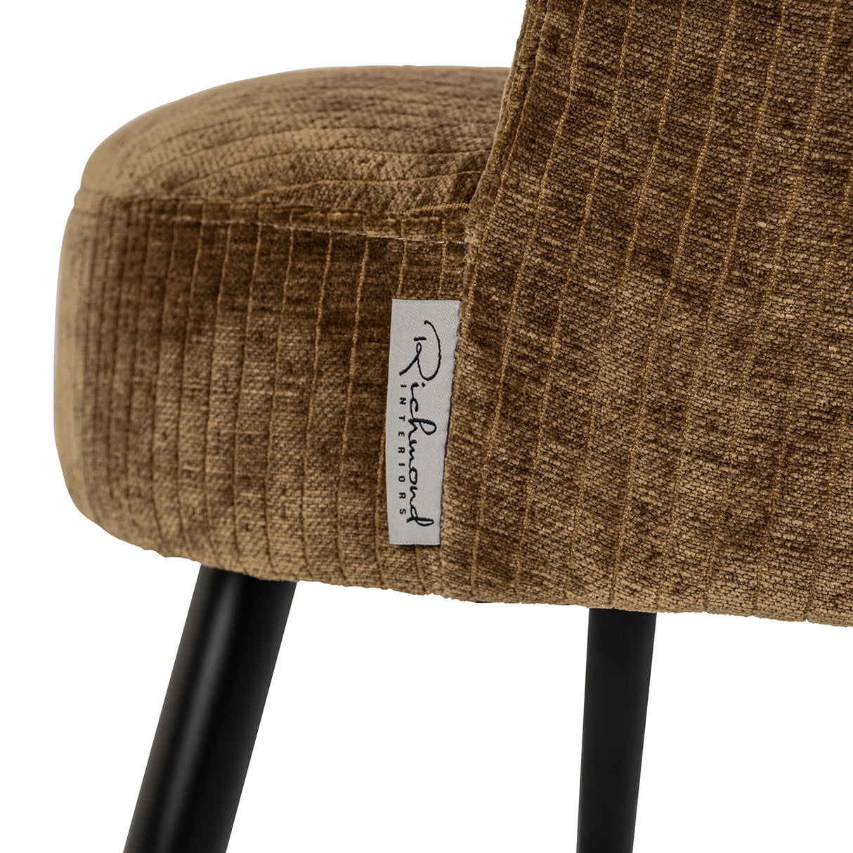 Eetkamerstoel Morton olive cloe (Cloe 751 Olive) van Richmond Interiors – Luxe comfort op maat van PureWonen. Vraag naar de beste prijs.