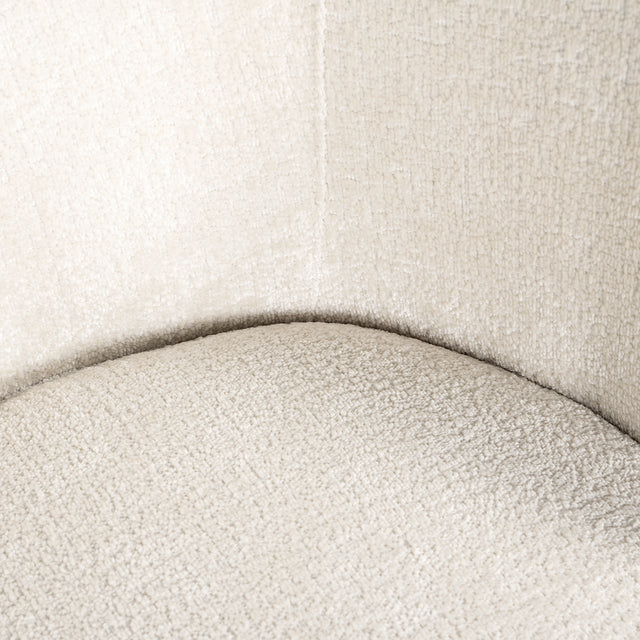 Stoel Amphara white chenille fire retardant (FR-Bergen 900 white chenille) van Richmond Interiors – Luxe comfort op maat van PureWonen. Vraag naar de beste prijs.