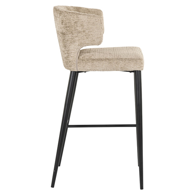 Barstoel Taylor desert fusion fire retardant (FR-Fusion 109 desert) van Richmond Interiors – Luxe comfort op maat van PureWonen. Vraag naar de beste prijs.