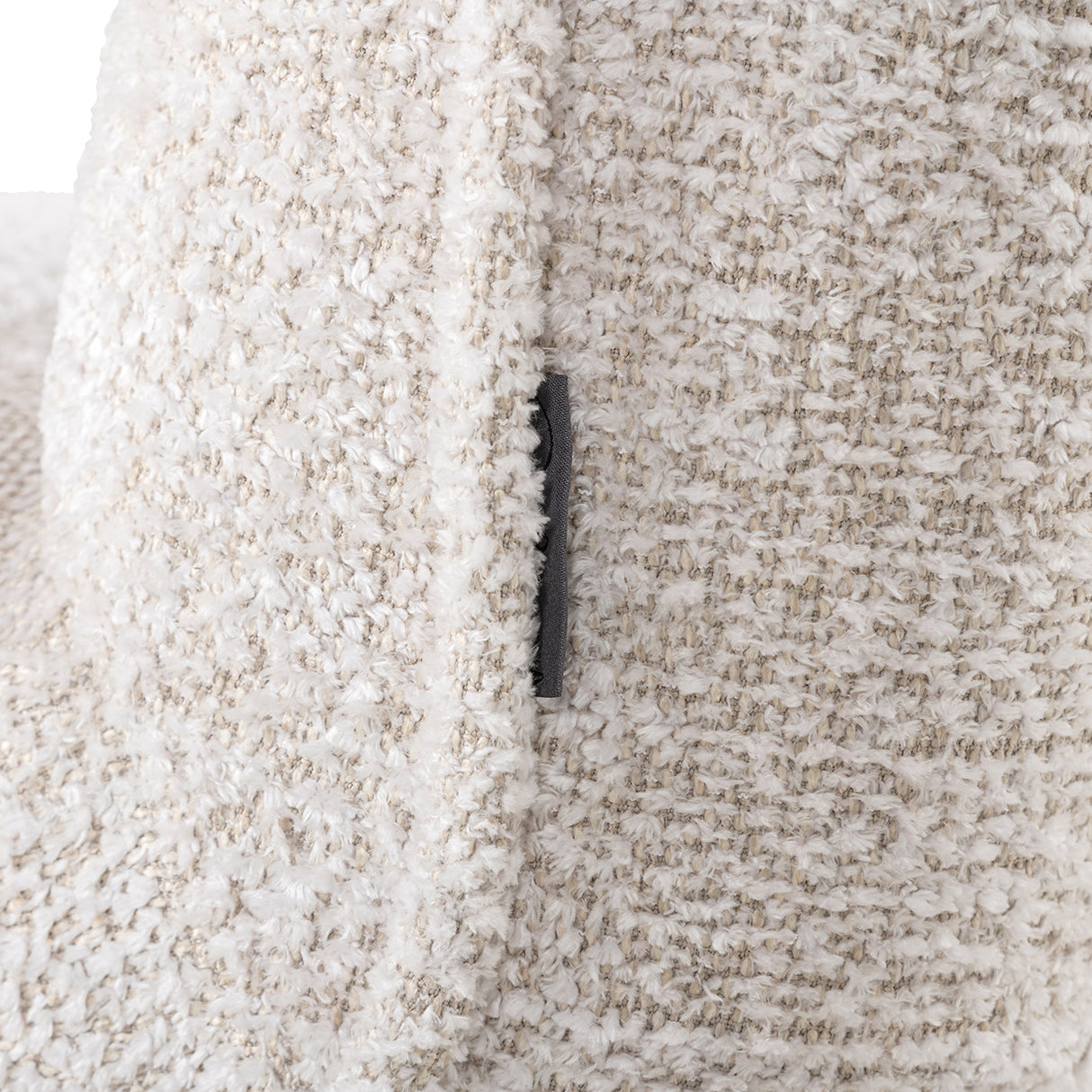 Fauteuil Ophelia lovely cream (Be Lovely 11 Cream) van Richmond Interiors – Luxe comfort op maat van PureWonen. Vraag naar de beste prijs.