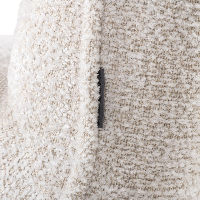 Fauteuil Ophelia lovely cream (Be Lovely 11 Cream) van Richmond Interiors – Luxe comfort op maat van PureWonen. Vraag naar de beste prijs.