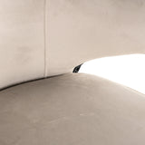 Stoel Xandra khaki velvet (Quartz Khaki 903) van Richmond Interiors – Luxe comfort op maat van PureWonen. Vraag naar de beste prijs.