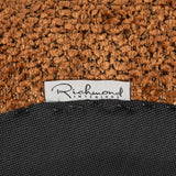 Poef Jace lovely cinnamon (Be Lovely 603 Cinnamon) van Richmond Interiors – Luxe comfort op maat van PureWonen. Vraag naar de beste prijs.