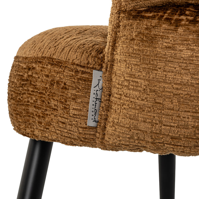 Stoel Stella cognac fusion (Fusion cognac 28) van Richmond Interiors – Luxe comfort op maat van PureWonen. Vraag naar de beste prijs.