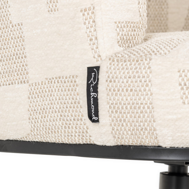 Draaifauteuil Cheyenne beige graffic (Beige graffic) van Richmond Interiors – Luxe comfort op maat van PureWonen. Vraag naar de beste prijs.