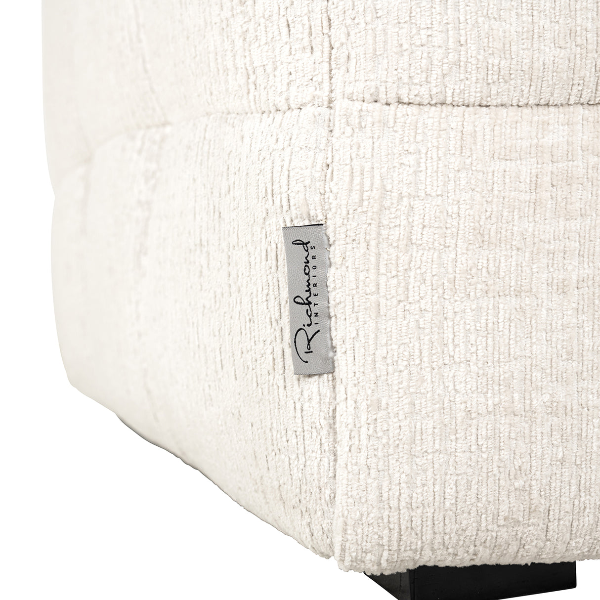 Fauteuil Merrol cream fusion fire retardant (FR-Fusion 02 Cream) van Richmond Interiors – Luxe comfort op maat van PureWonen. Vraag naar de beste prijs.