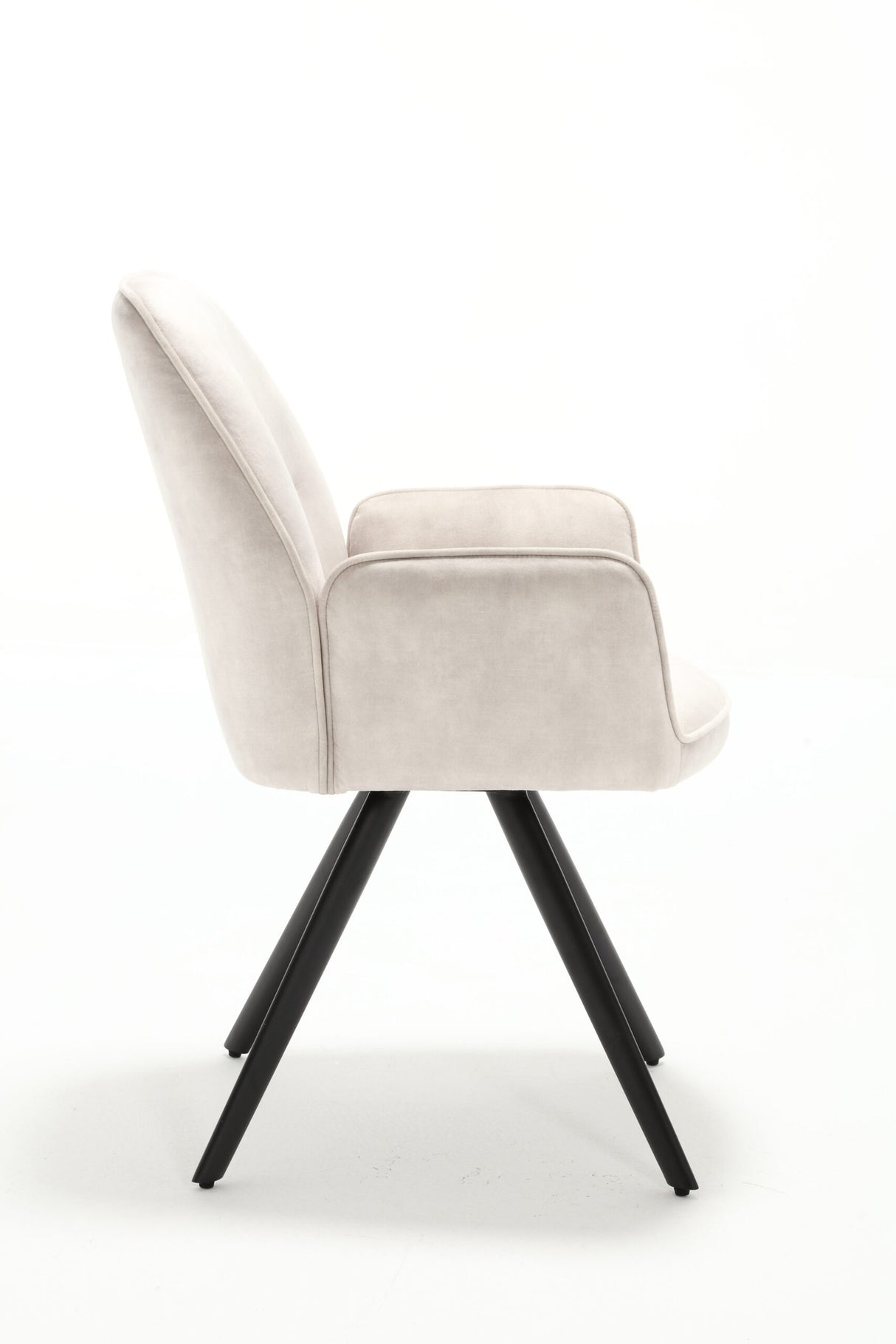 Eetkamerstoel Nova | Champagne (set of 2) van PureWonen – Luxe comfort op maat van PureWonen. Vraag naar de beste prijs.