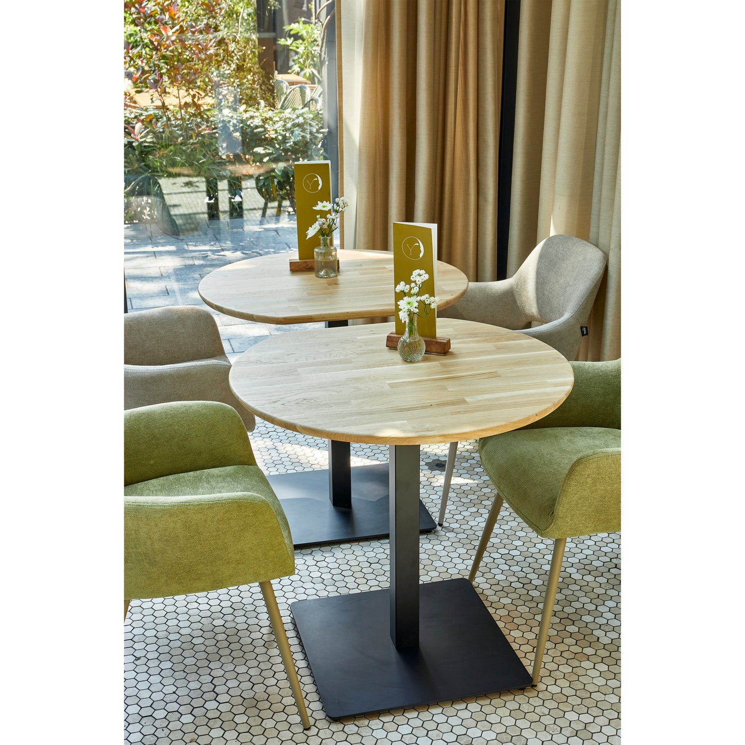 Jenny Eetkamerstoel Naturel van WOOOD – Luxe comfort op maat van PureWonen. Vraag naar de beste prijs.