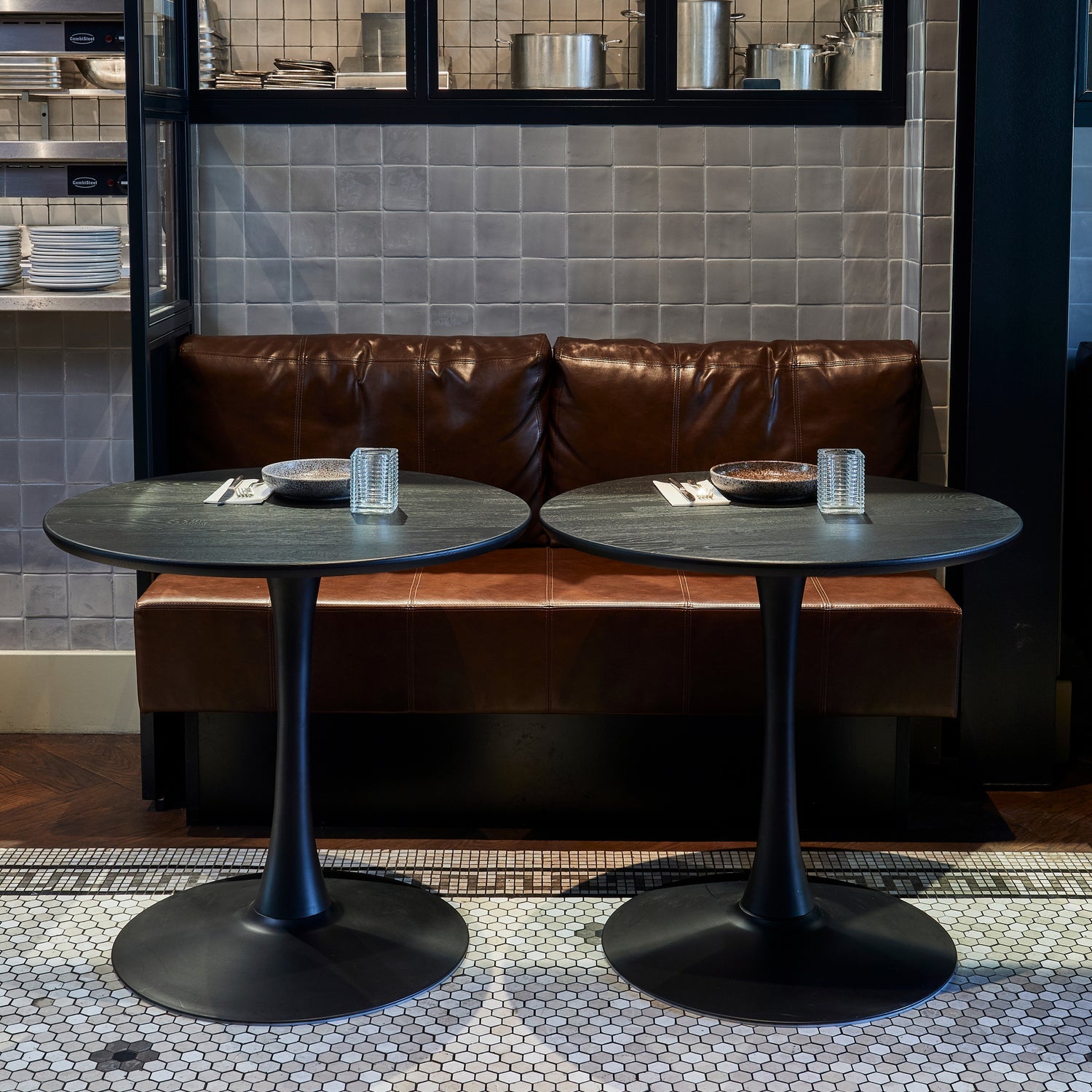 Bistro Trompetvoet Metaal Zwart 72x O60 Cm van WOOOD – Luxe comfort op maat van PureWonen. Vraag naar de beste prijs.