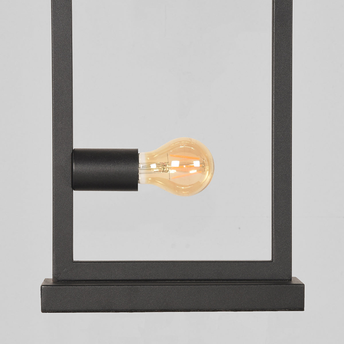 LABEL51 Tafellamp Quadrato - Zwart - Metaal van LABEL51 – Luxe comfort op maat van PureWonen. Vraag naar de beste prijs.