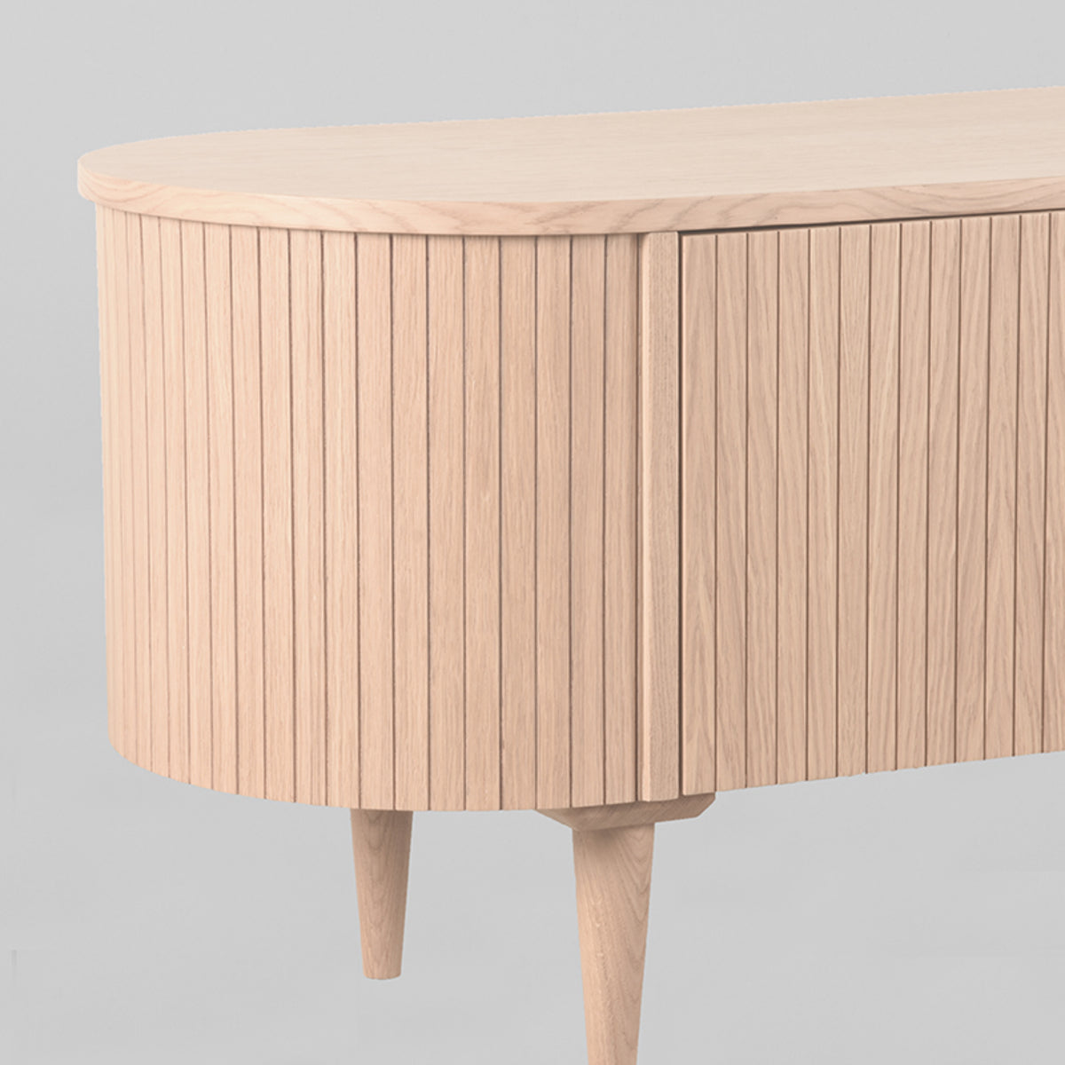 LABEL51 Tv-meubel Oliva - Naturel - Eiken - Tv-Meubel 180 cm van LABEL51 – Luxe comfort op maat van PureWonen. Vraag naar de beste prijs.