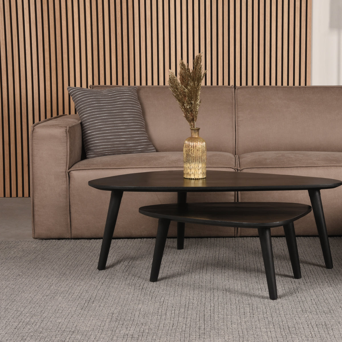 LABEL51 Vloerkleden Wolly - Antraciet - Wol - 200x300 cm van LABEL51 – Luxe comfort op maat van PureWonen. Vraag naar de beste prijs.