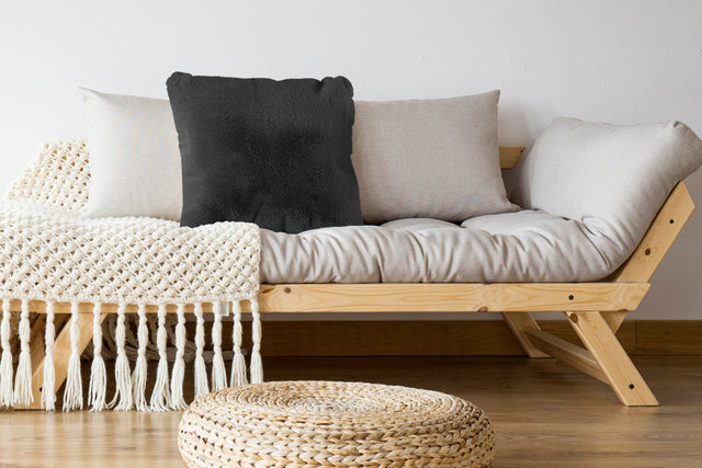 Heaven Cushion Black van PureWonen – Luxe comfort op maat van PureWonen. Vraag naar de beste prijs.