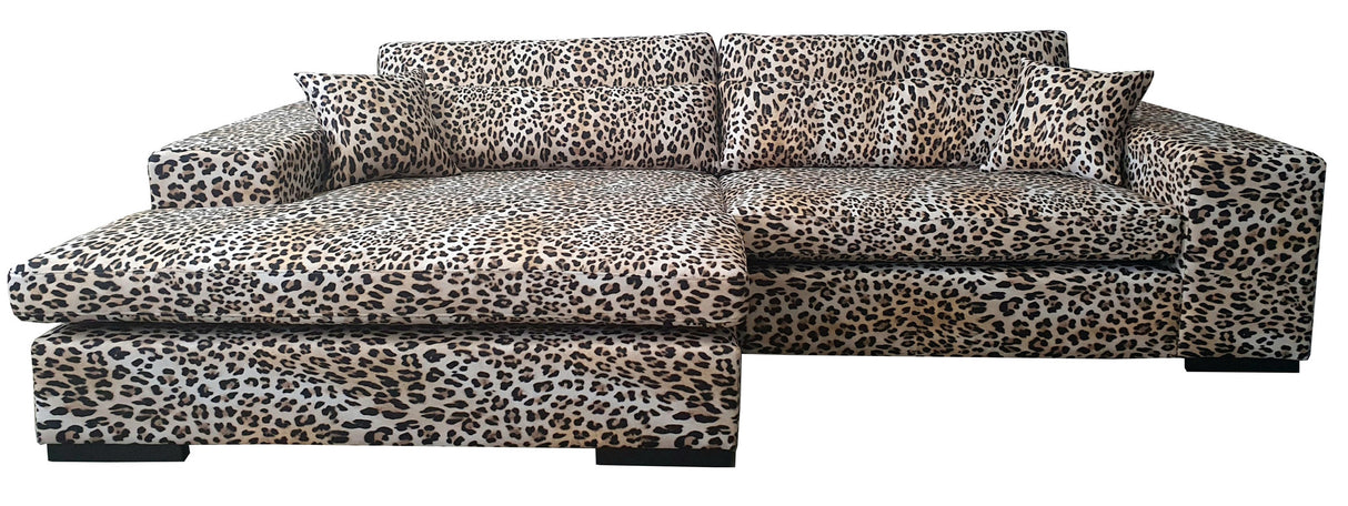 Hulk loungebank stof PANTER print van PureWonen – Luxe comfort op maat van PureWonen. Vraag naar de beste prijs.