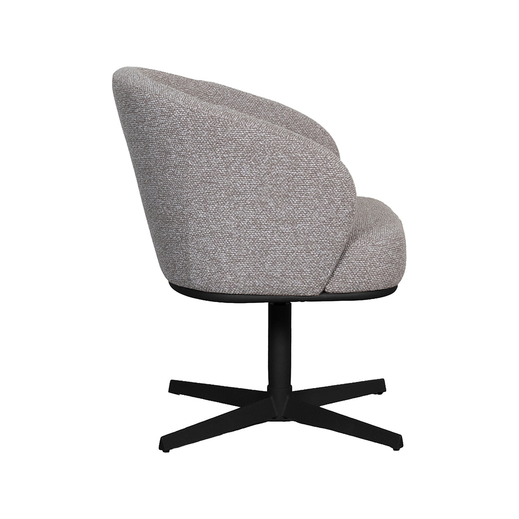 LABEL51 Eetkamerstoel Cannes - Mushroom - Royal Boucle - Zwart Metalen Frame van LABEL51 – Luxe comfort op maat van PureWonen. Vraag naar de beste prijs.