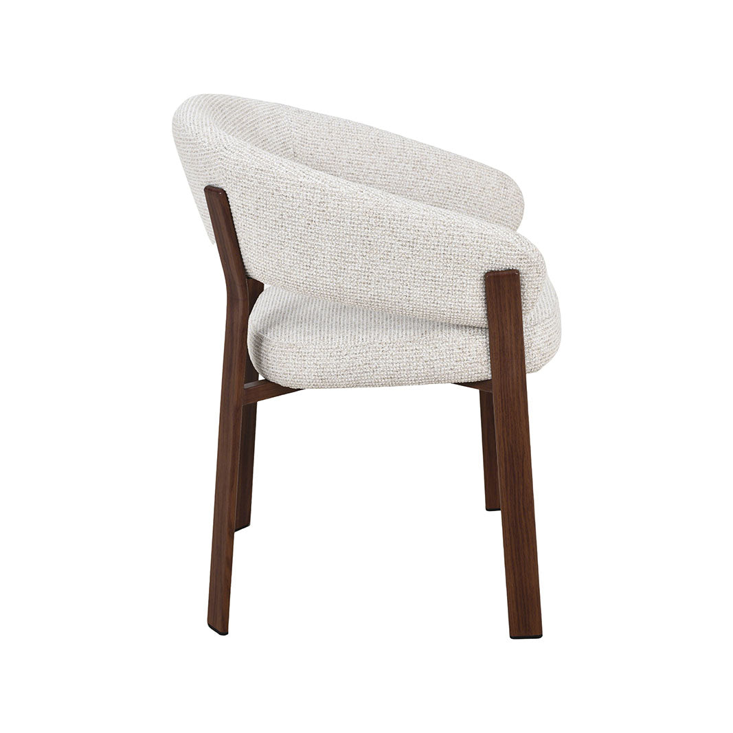 LABEL51 Eetkamerstoel Sato - Naturel - Prestige - Walnoot Houten Frame van LABEL51 – Luxe comfort op maat van PureWonen. Vraag naar de beste prijs.