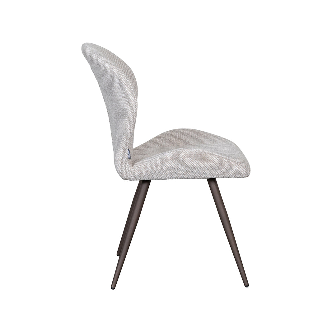 LABEL51 Eetkamerstoel Sil - Naturel - Royal Boucle - Brons Metalen Frame van LABEL51 – Luxe comfort op maat van PureWonen. Vraag naar de beste prijs.