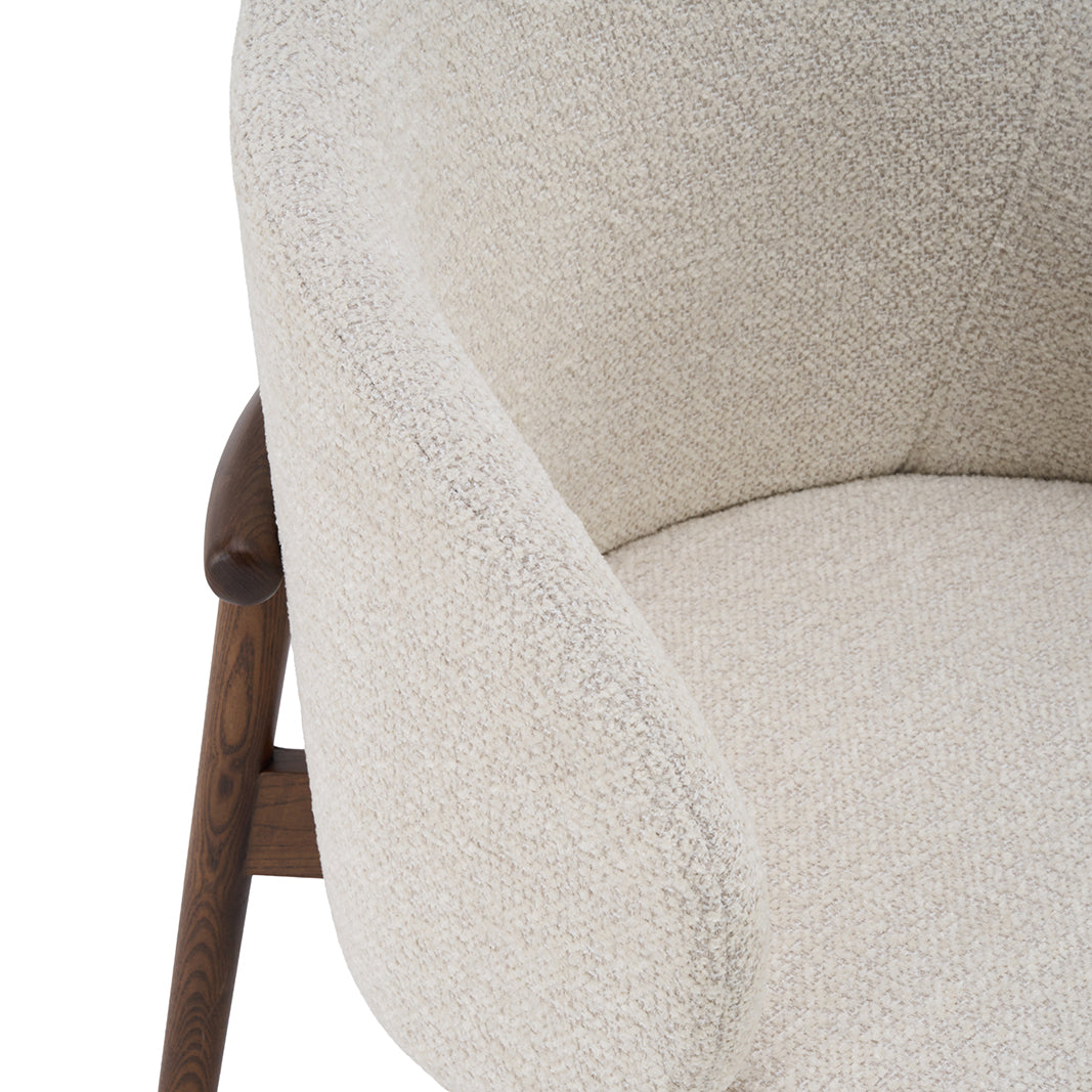 LABEL51 Eetkamerstoel Nagano - Naturel - Geweven - Walnoot Houten Frame van LABEL51 – Luxe comfort op maat van PureWonen. Vraag naar de beste prijs.