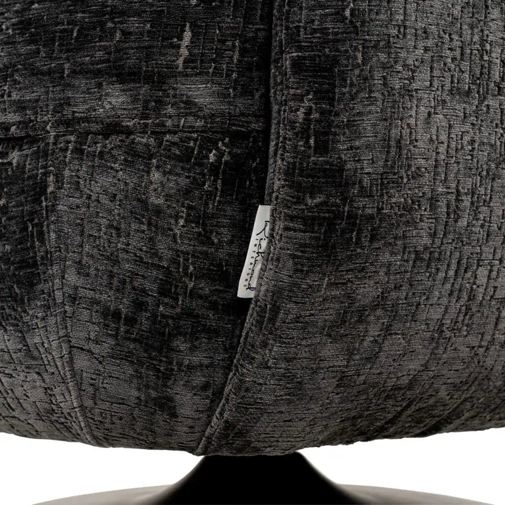 Draaifauteuil Turner graphite island (Island graphite 66) van Richmond Interiors – Luxe comfort op maat van PureWonen. Vraag naar de beste prijs.